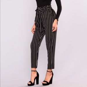 NWOT/Pants- Black and white-L❣️